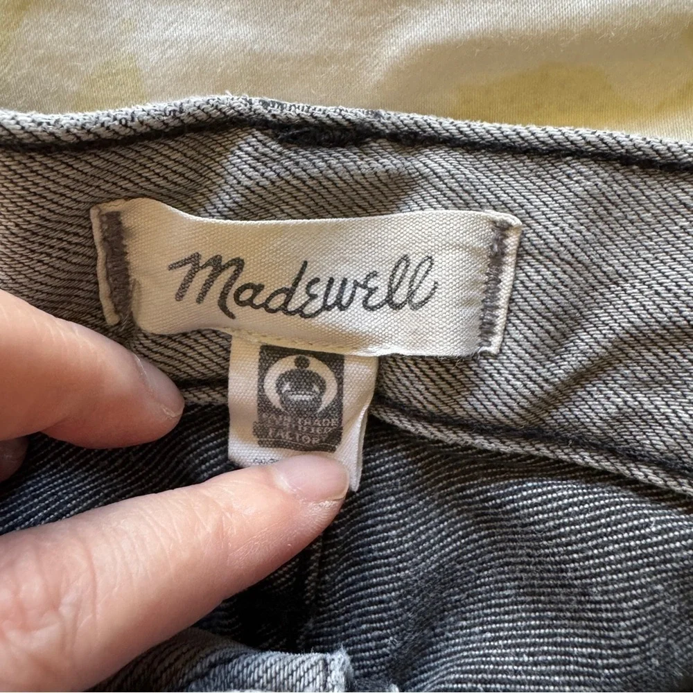 Madewell Relaxed High Rise Denim Shorts in Bienville Wash Size 29 - Picture 6 of 8